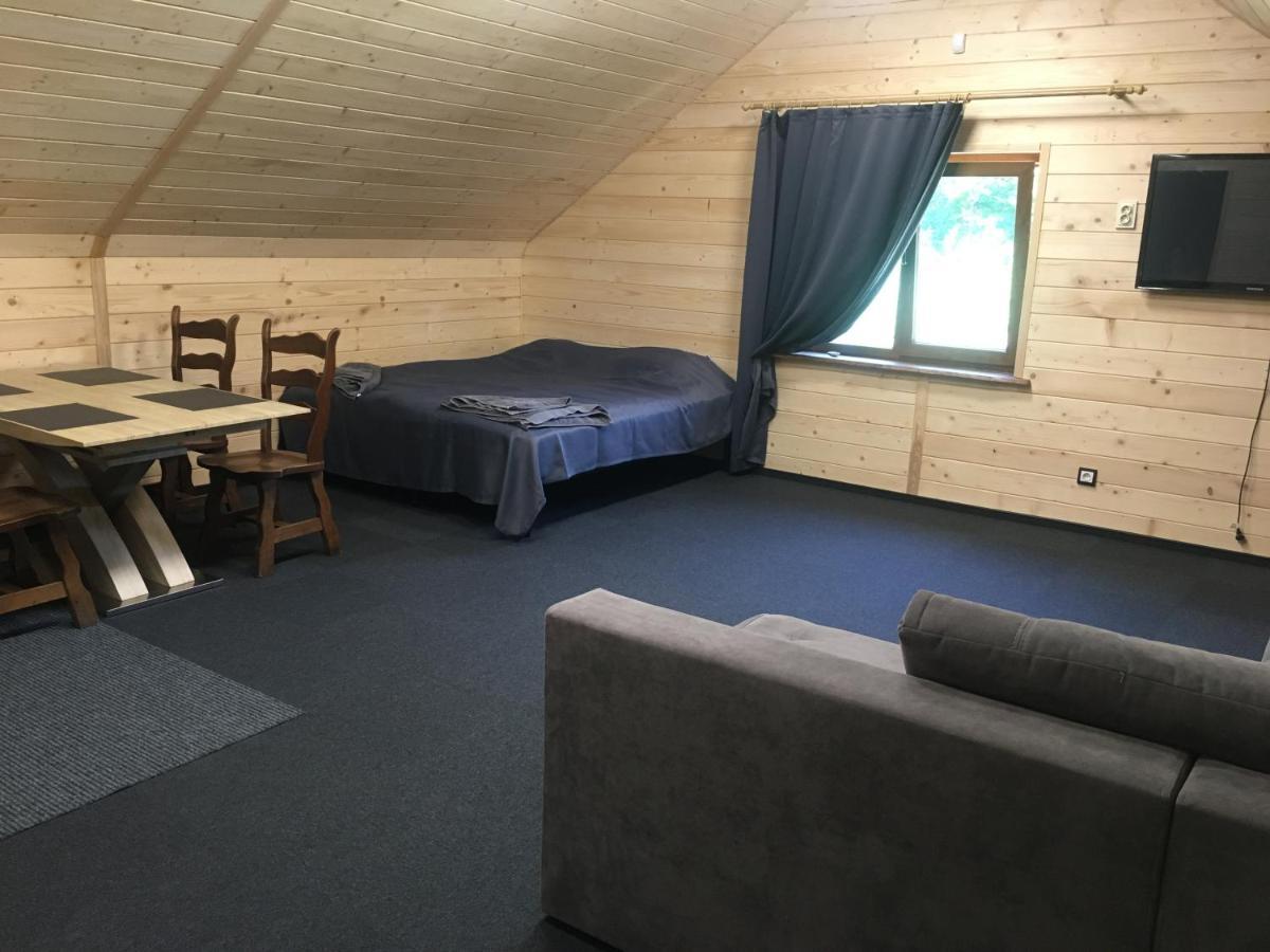 Хочу В Карпати Leilighet Skole Eksteriør bilde