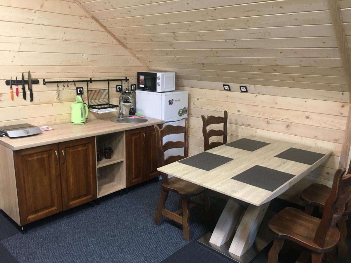 Хочу В Карпати Leilighet Skole Eksteriør bilde