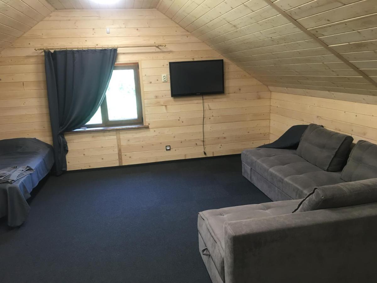 Хочу В Карпати Leilighet Skole Eksteriør bilde