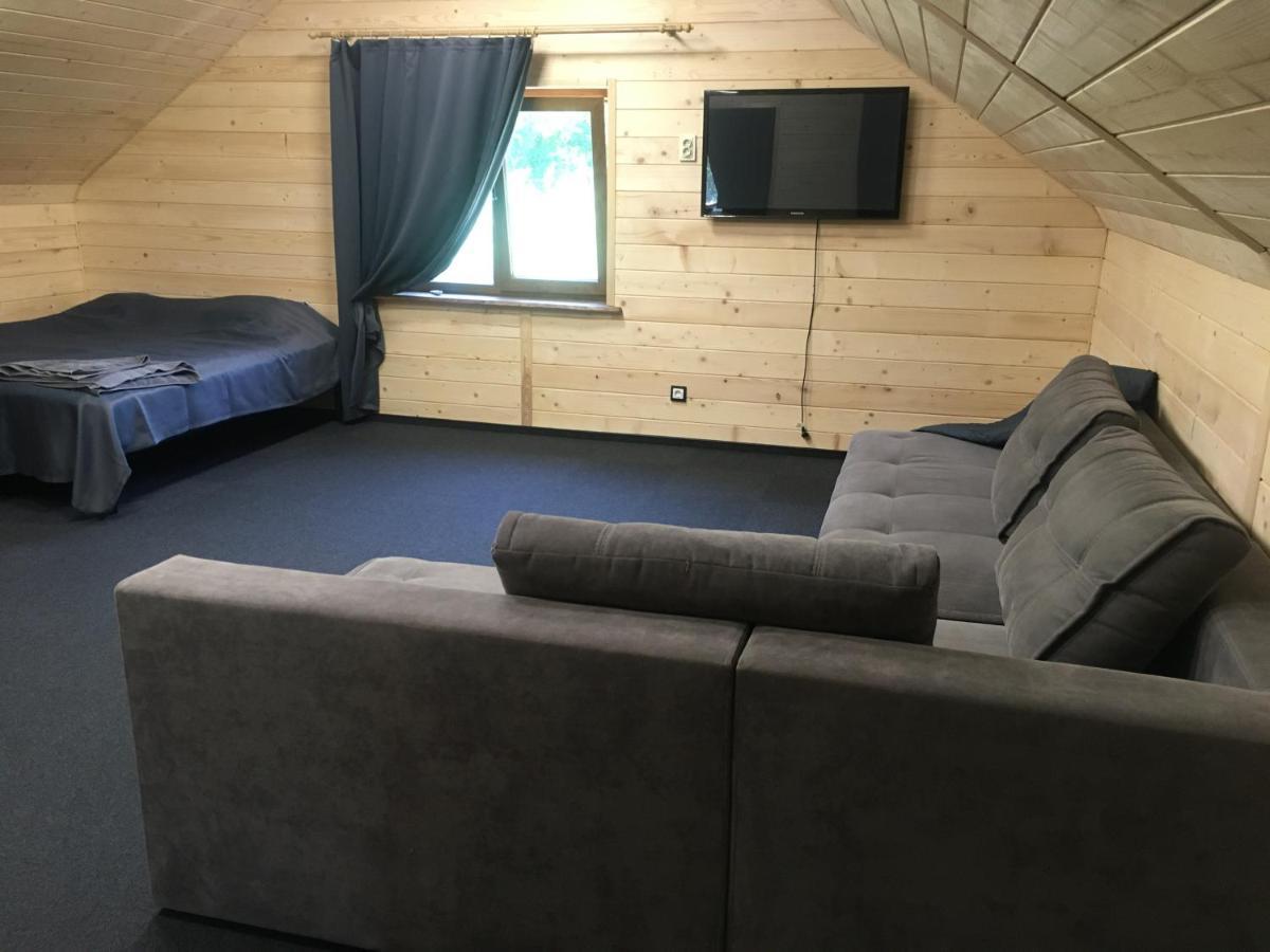 Хочу В Карпати Leilighet Skole Eksteriør bilde